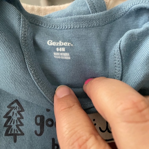 Gerber baby boy 4 piece bundle of multicolor onesies size 6-9 months - Picture 2 of 8